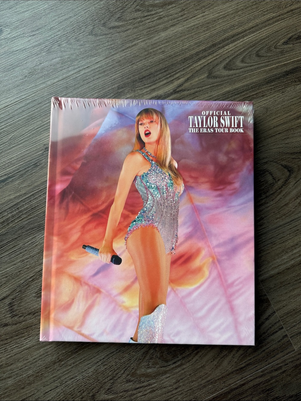 Official Taylor Swift The Eras Tour Book